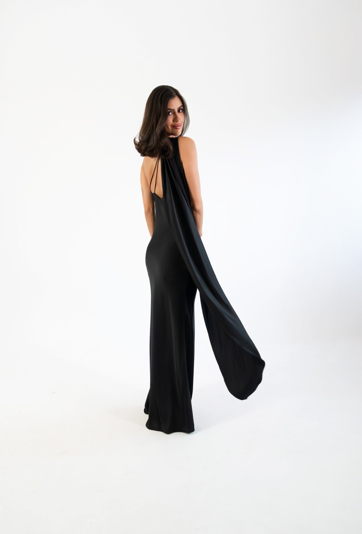 Emiliana - negro - Lend the Trend renta de vestidos mexico