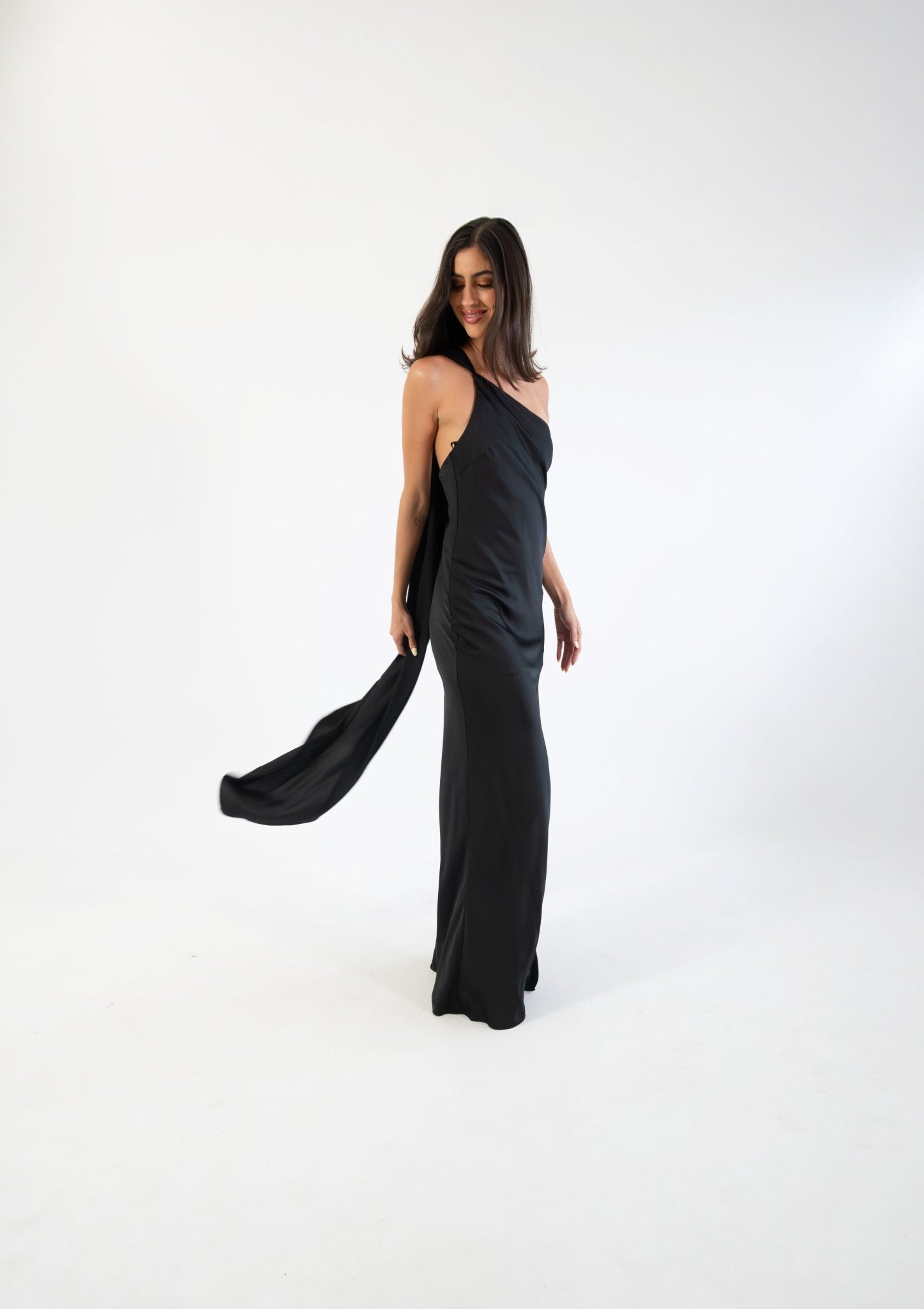 Emiliana - negro venta - Lend the Trend renta de vestidos mexico