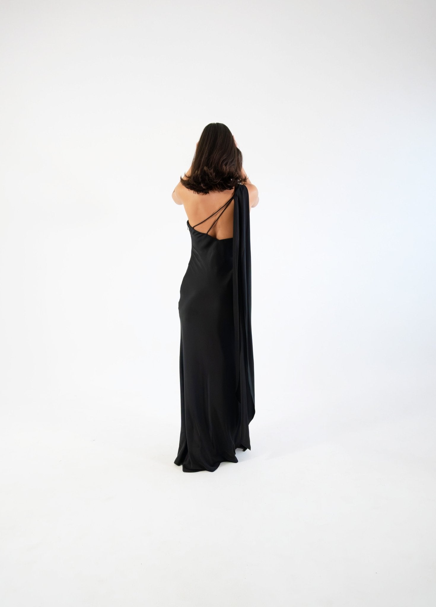 Emiliana - negro venta - Lend the Trend renta de vestidos mexico