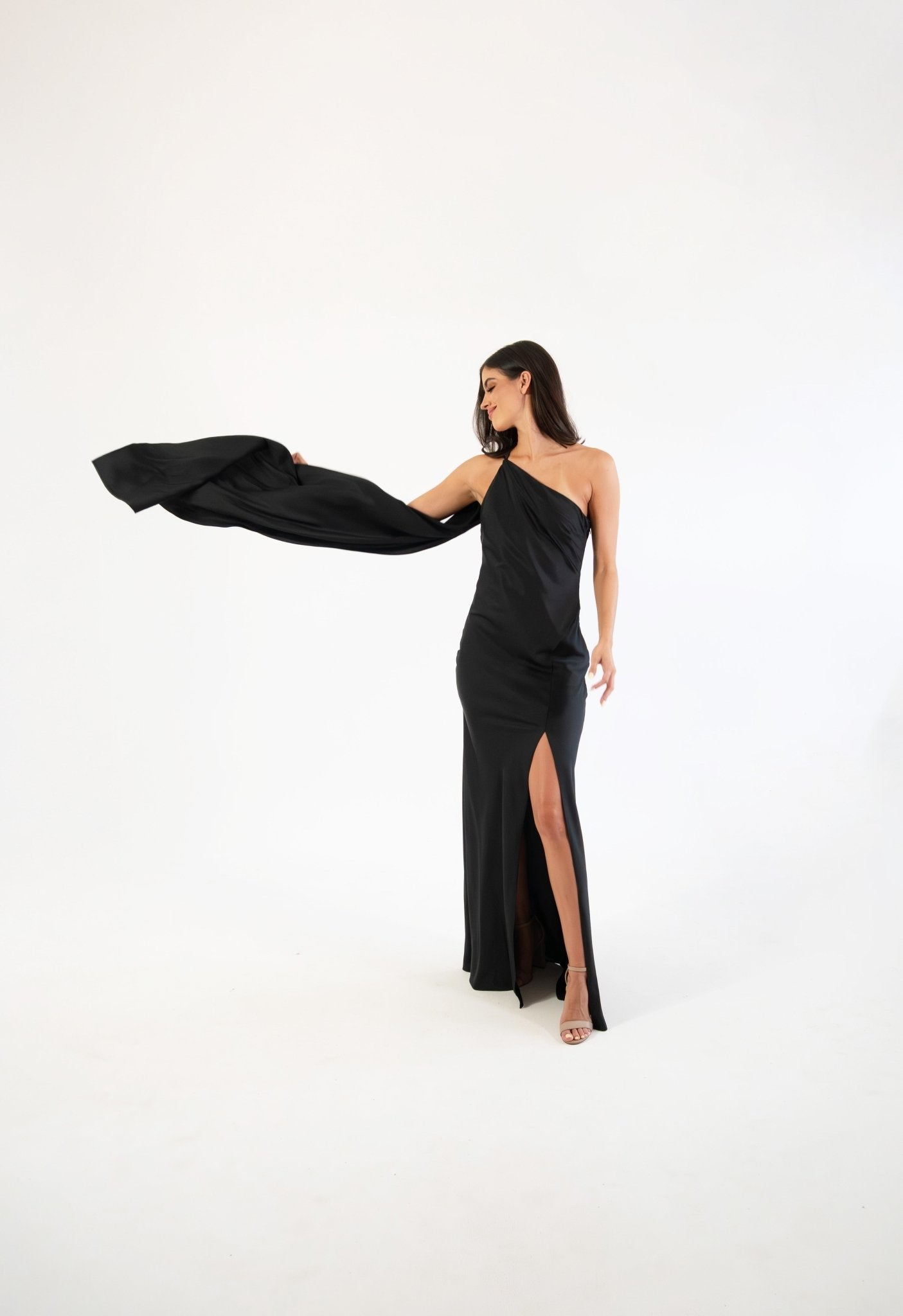 Emiliana - negro venta - Lend the Trend renta de vestidos mexico