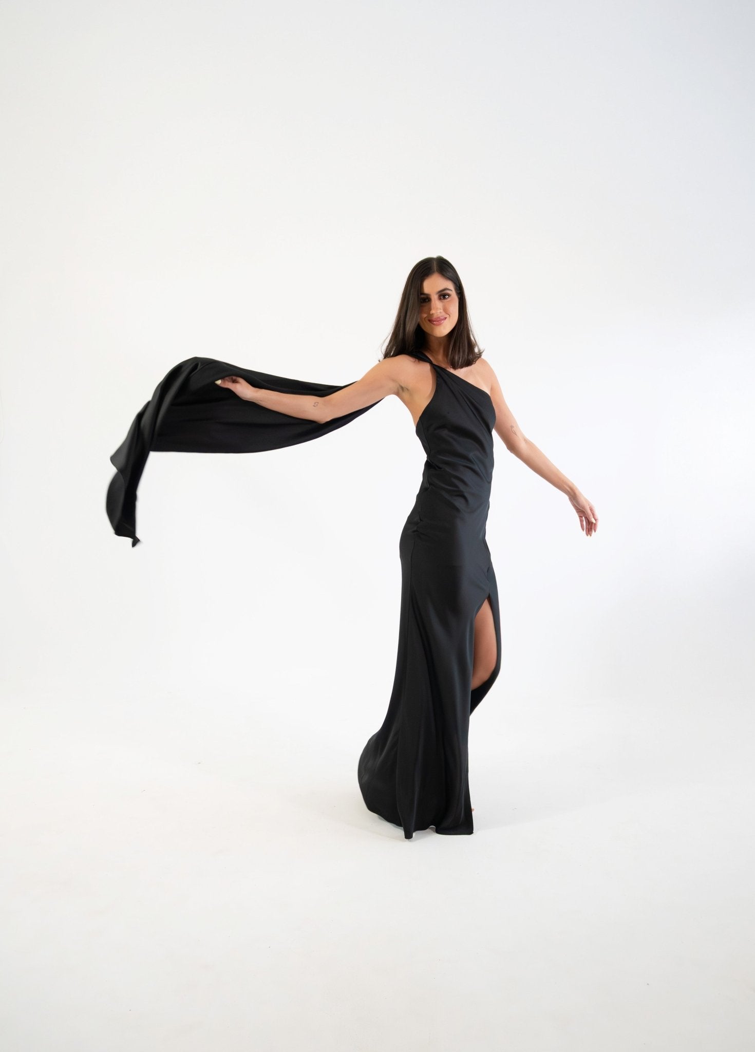 Emiliana - negro venta - Lend the Trend renta de vestidos mexico