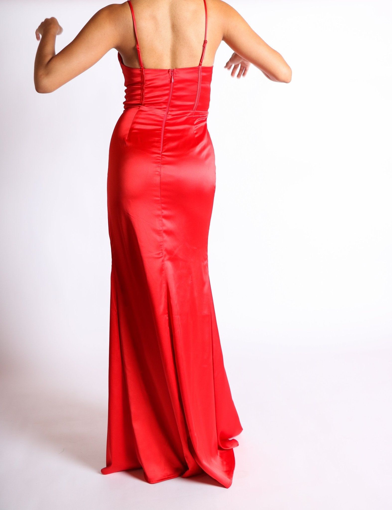 Evelyn - rojo - Lend the Trend renta de vestidos mexico