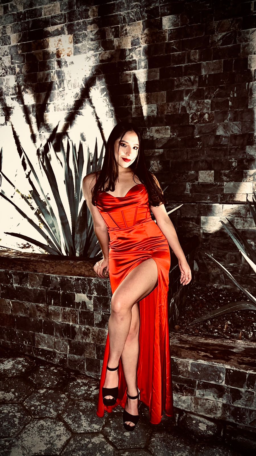 Evelyn - rojo venta - Lend the Trend renta de vestidos mexico