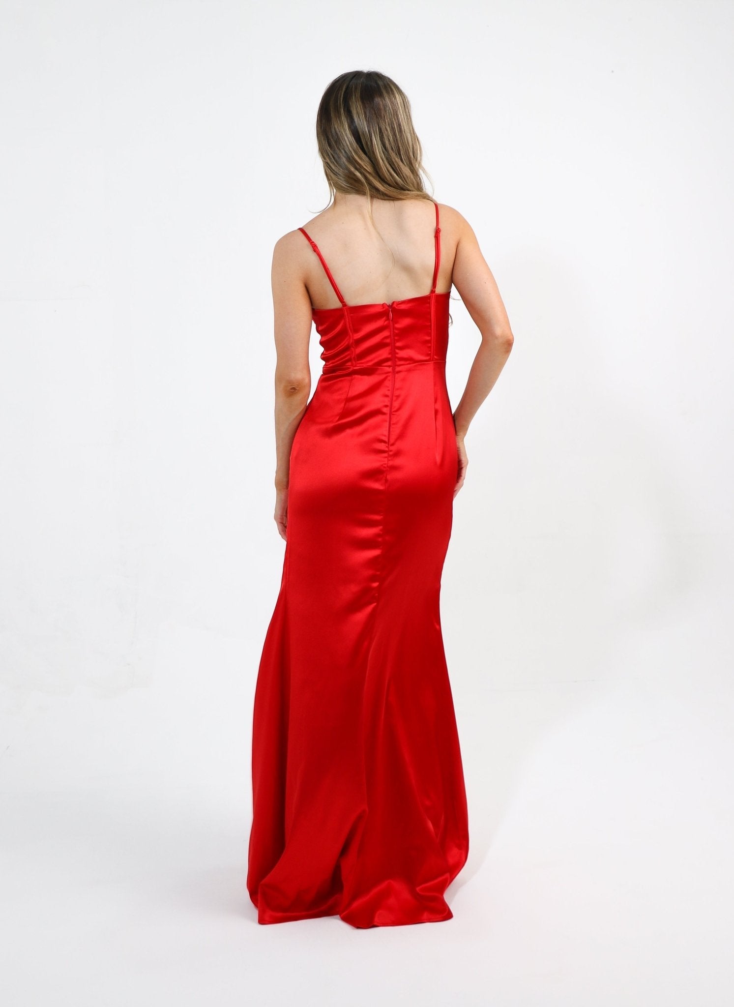 Evelyn - rojo venta - Lend the Trend renta de vestidos mexico