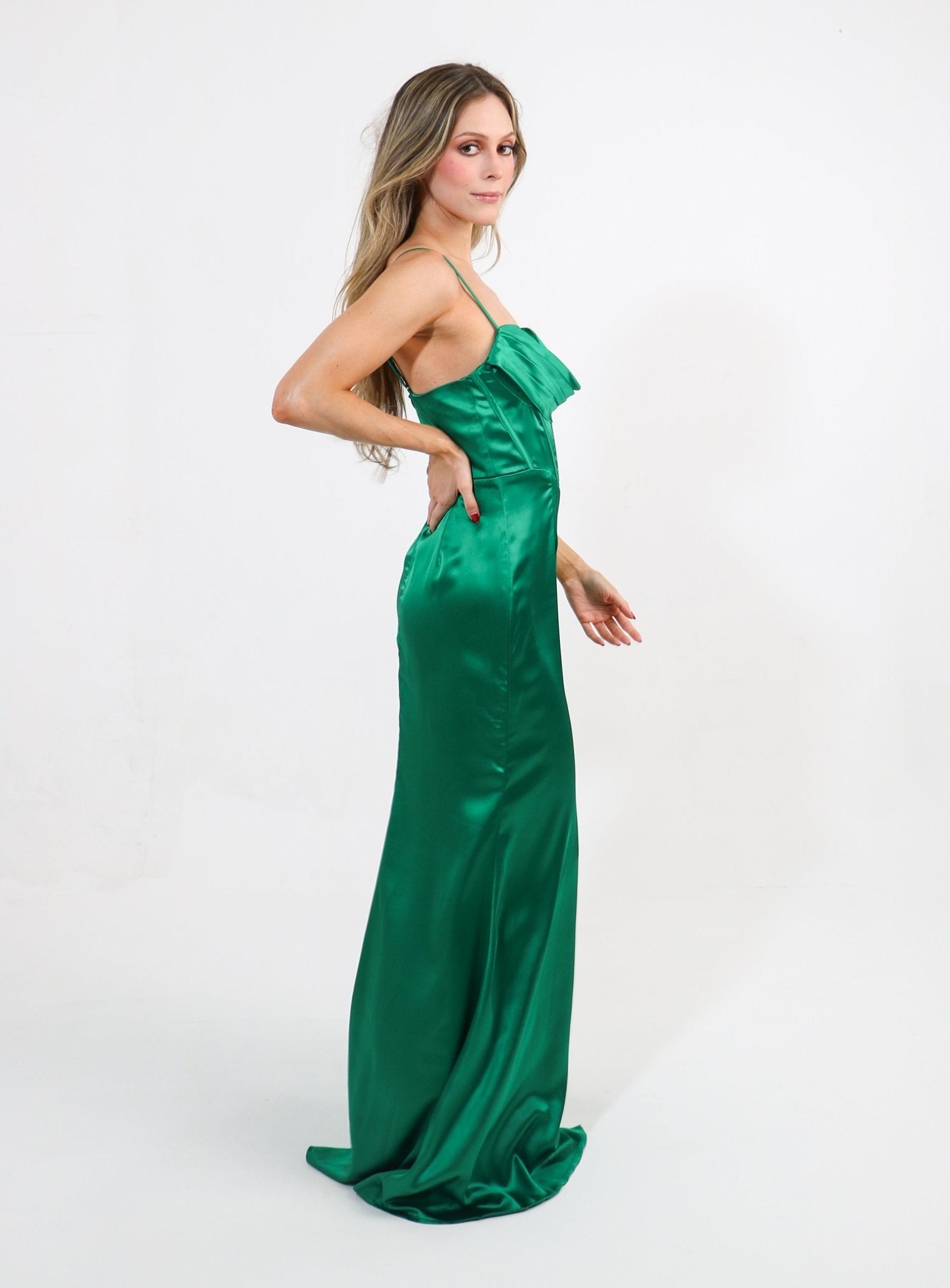 Evelyn - verde - Lend the Trend renta de vestidos mexico