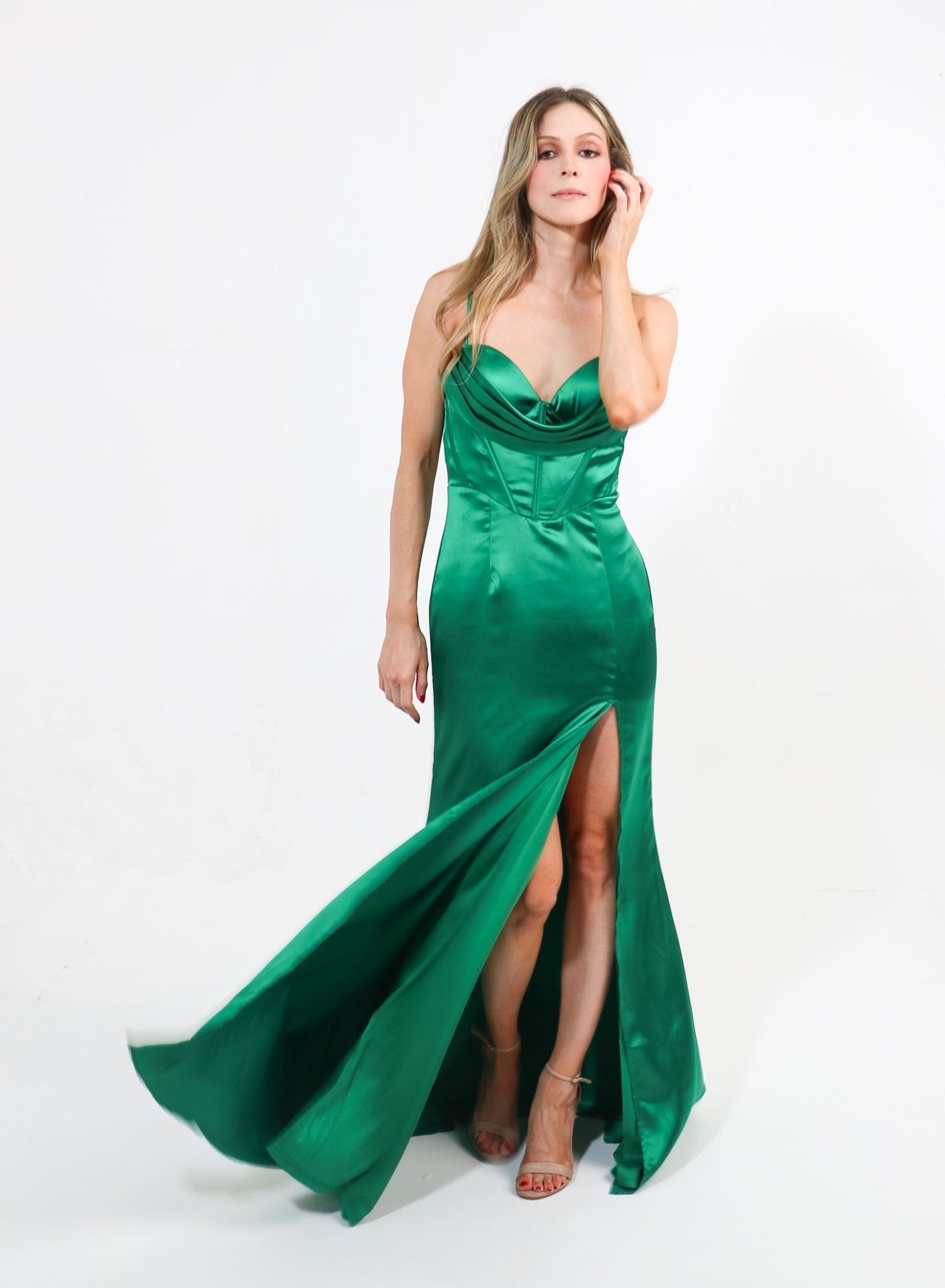Evelyn - verde - Lend the Trend renta de vestidos mexico