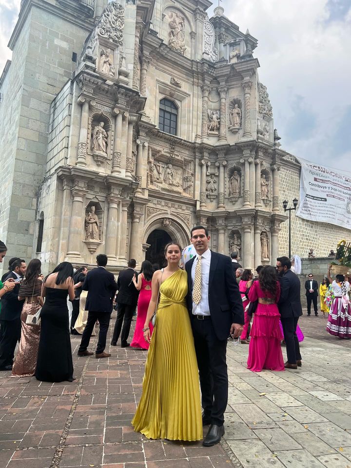 Mabela - amarillo venta - Lend the Trend renta de vestidos mexico