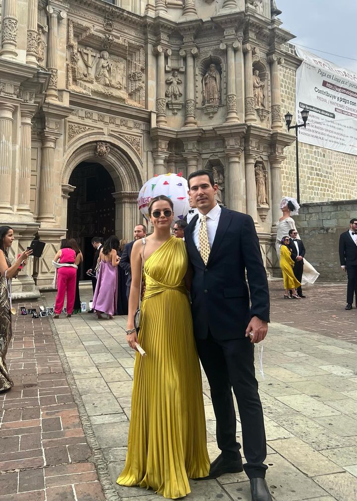 Mabela - amarillo venta - Lend the Trend renta de vestidos mexico