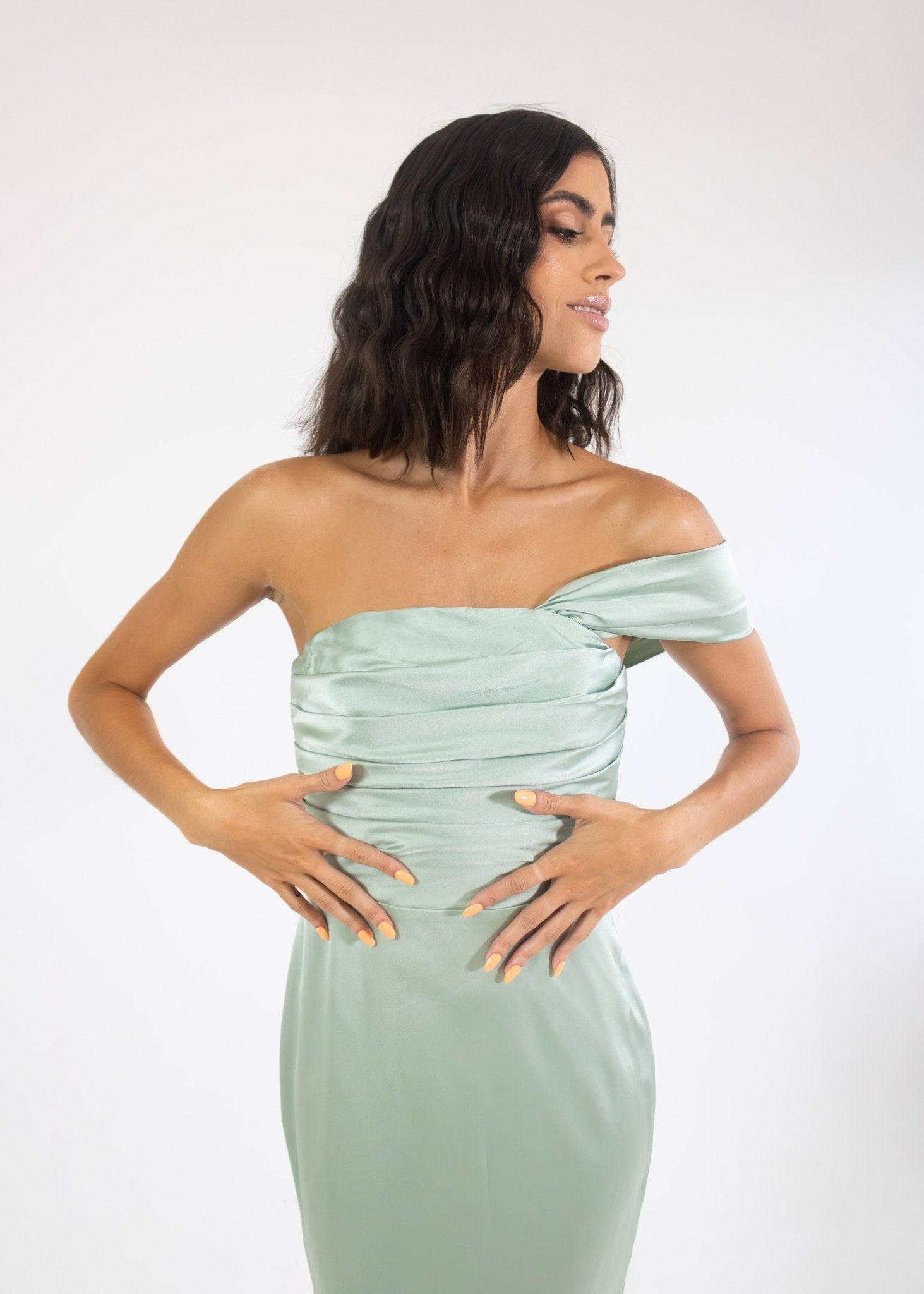 Marialy - sage - Lend the Trend renta de vestidos mexico