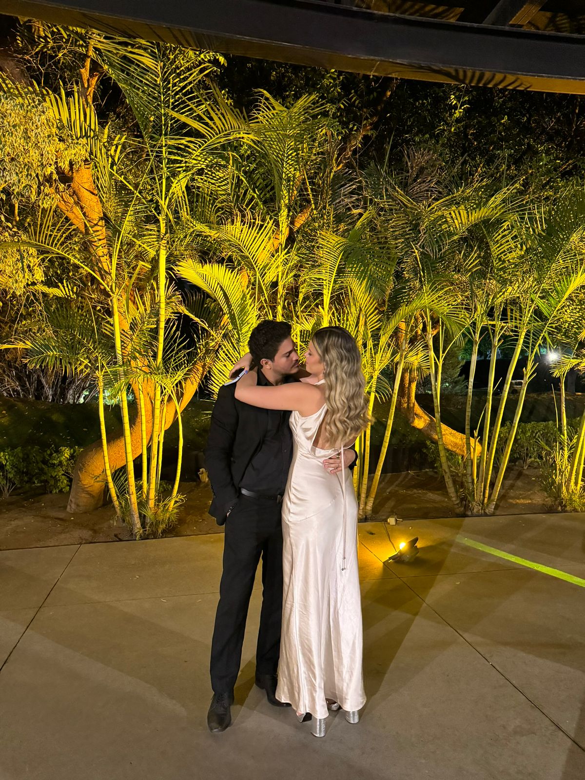 Marisa - champagne - Lend the Trend renta de vestidos mexico