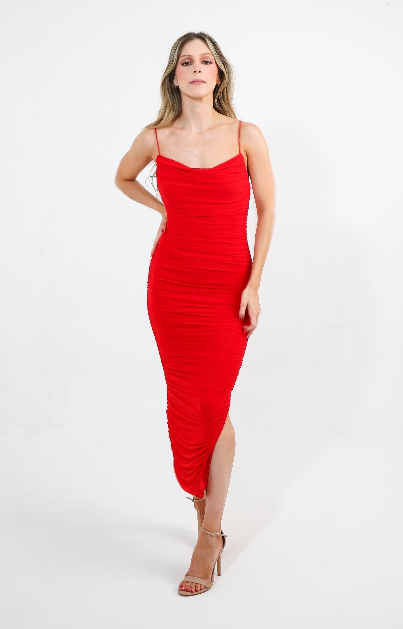 Pamela - rojo vivo - Lend the Trend renta de vestidos mexico