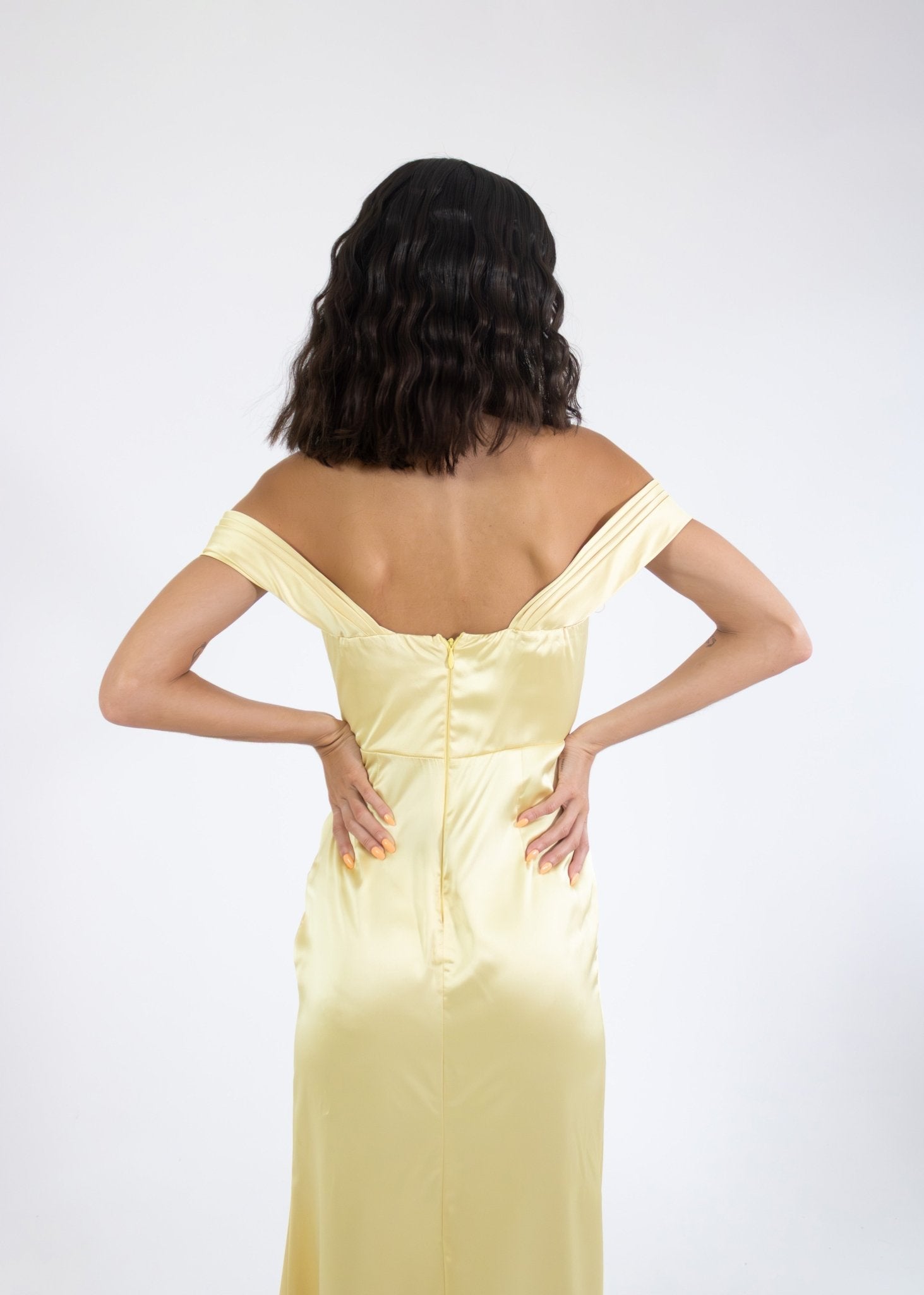 Sasha - amarillo - Lend the Trend renta de vestidos mexico