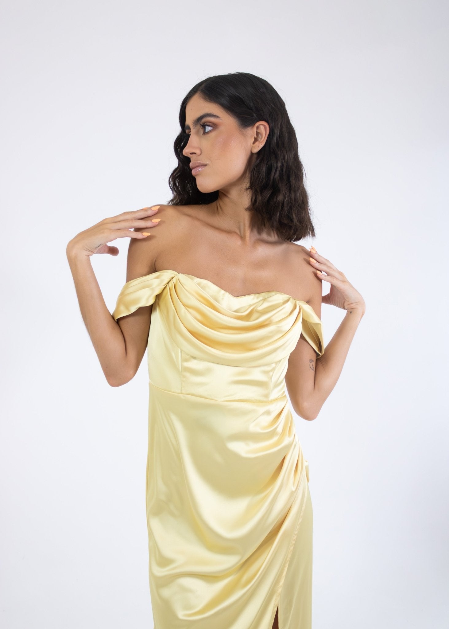 Sasha - amarillo - Lend the Trend renta de vestidos mexico