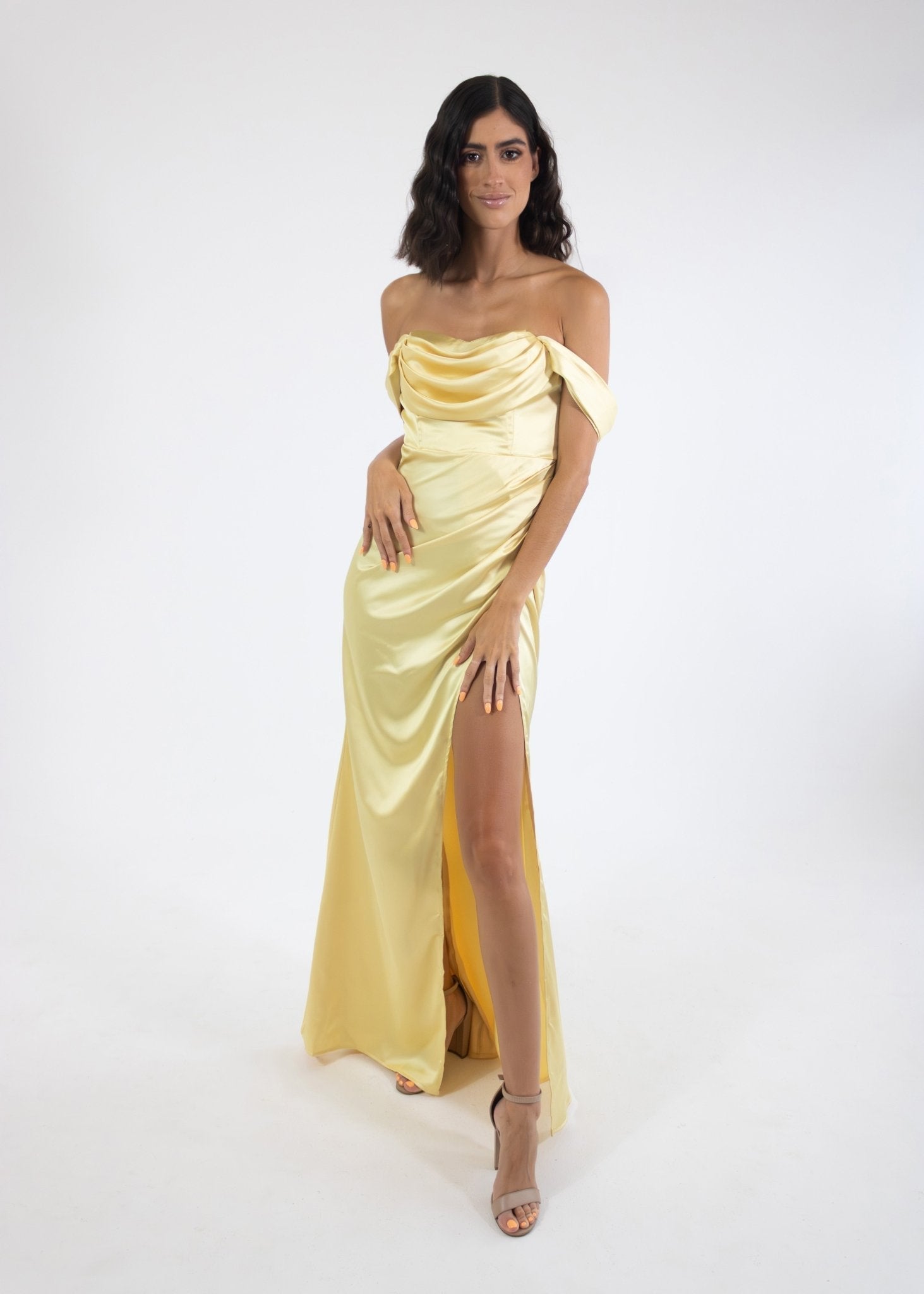 Sasha - amarillo - Lend the Trend renta de vestidos mexico