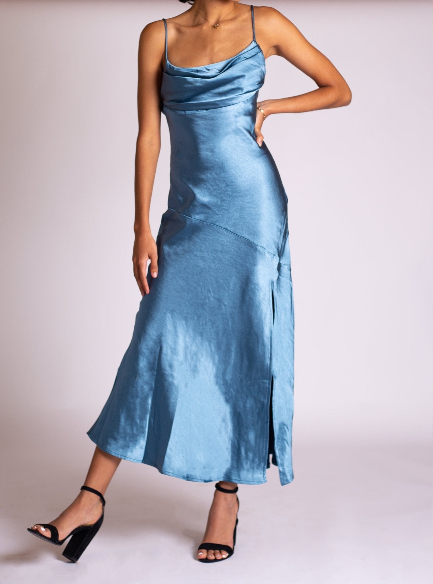 Tabata - azul oscuro - Lend the Trend renta de vestidos mexico