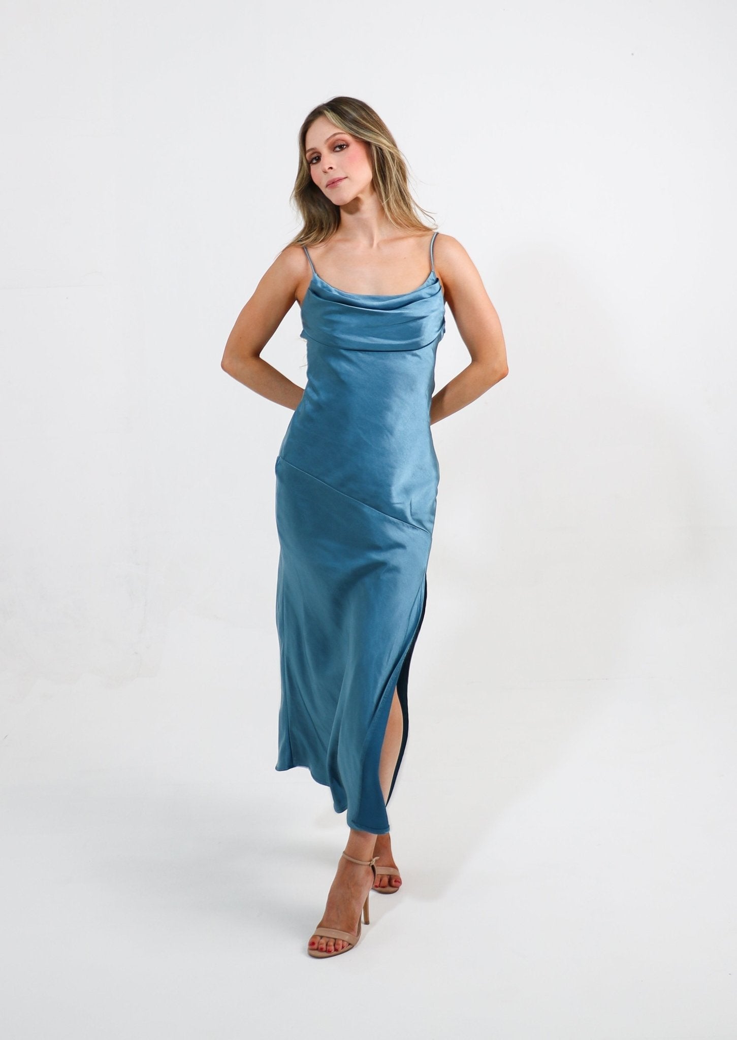 Tabata - venta azul oscuro - Lend the Trend renta de vestidos mexico