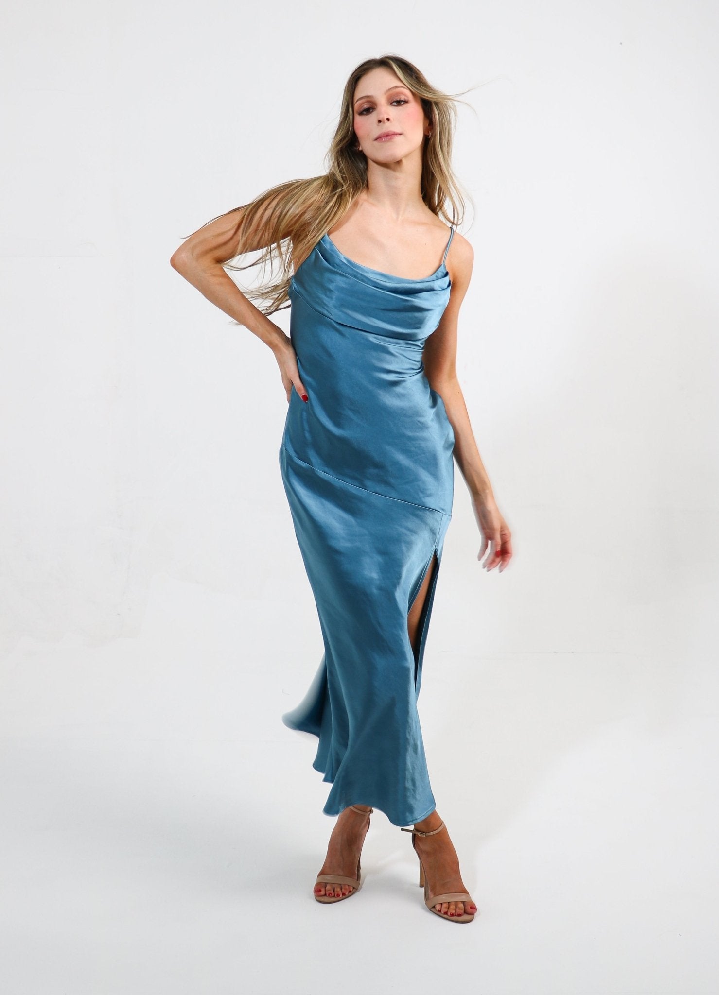 Tabata - venta azul oscuro - Lend the Trend renta de vestidos mexico