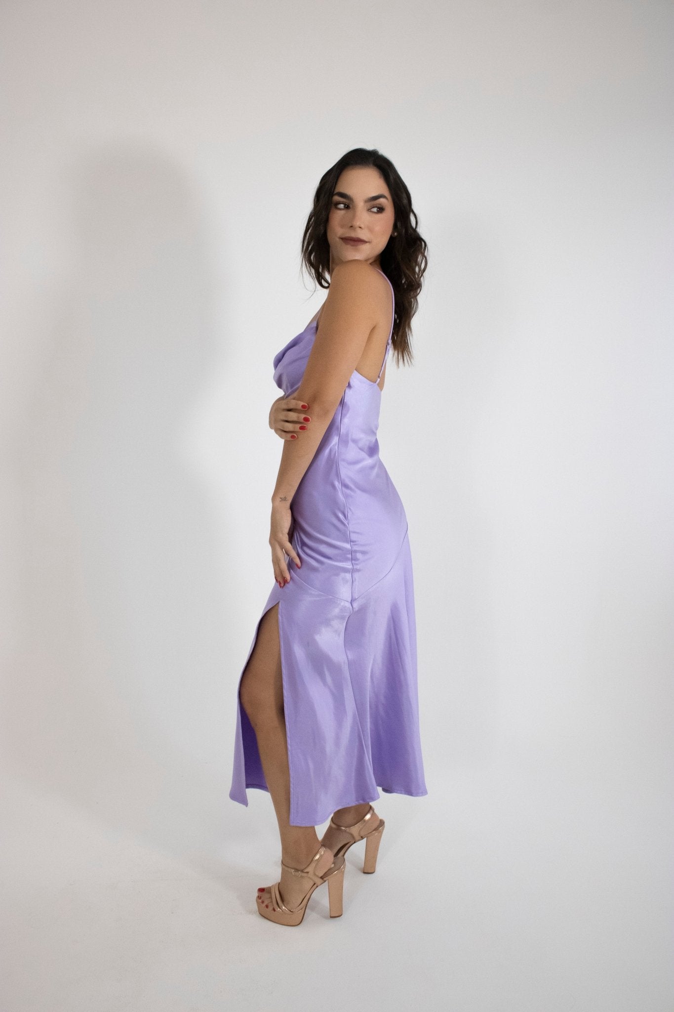 Tabata - venta morado lavanda - Lend the Trend renta de vestidos mexico