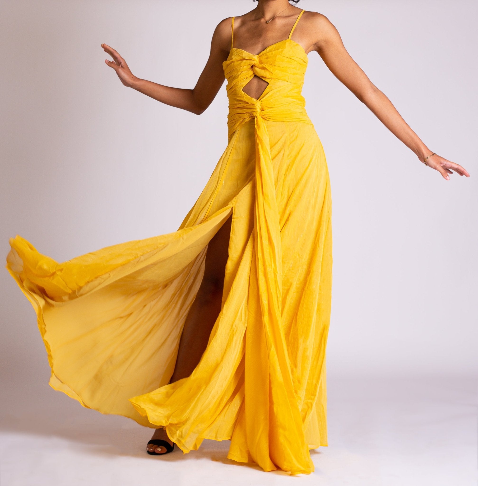 Adonis - venta amarillo - Lend the Trend renta de vestidos mexico