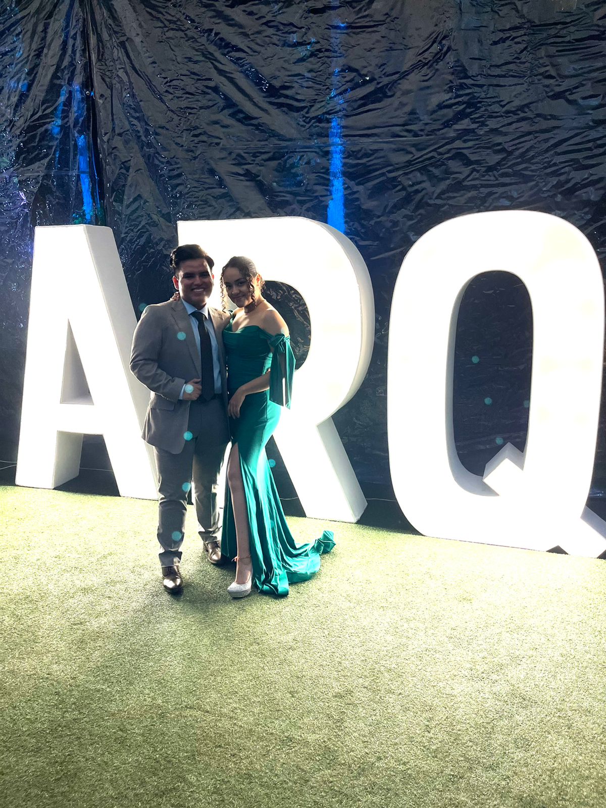 Arita - verde esmeralda venta - Lend the Trend renta de vestidos mexico