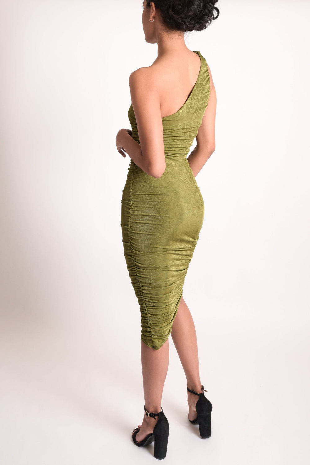 Deana - verde olivo - Lend the Trend renta de vestidos mexico