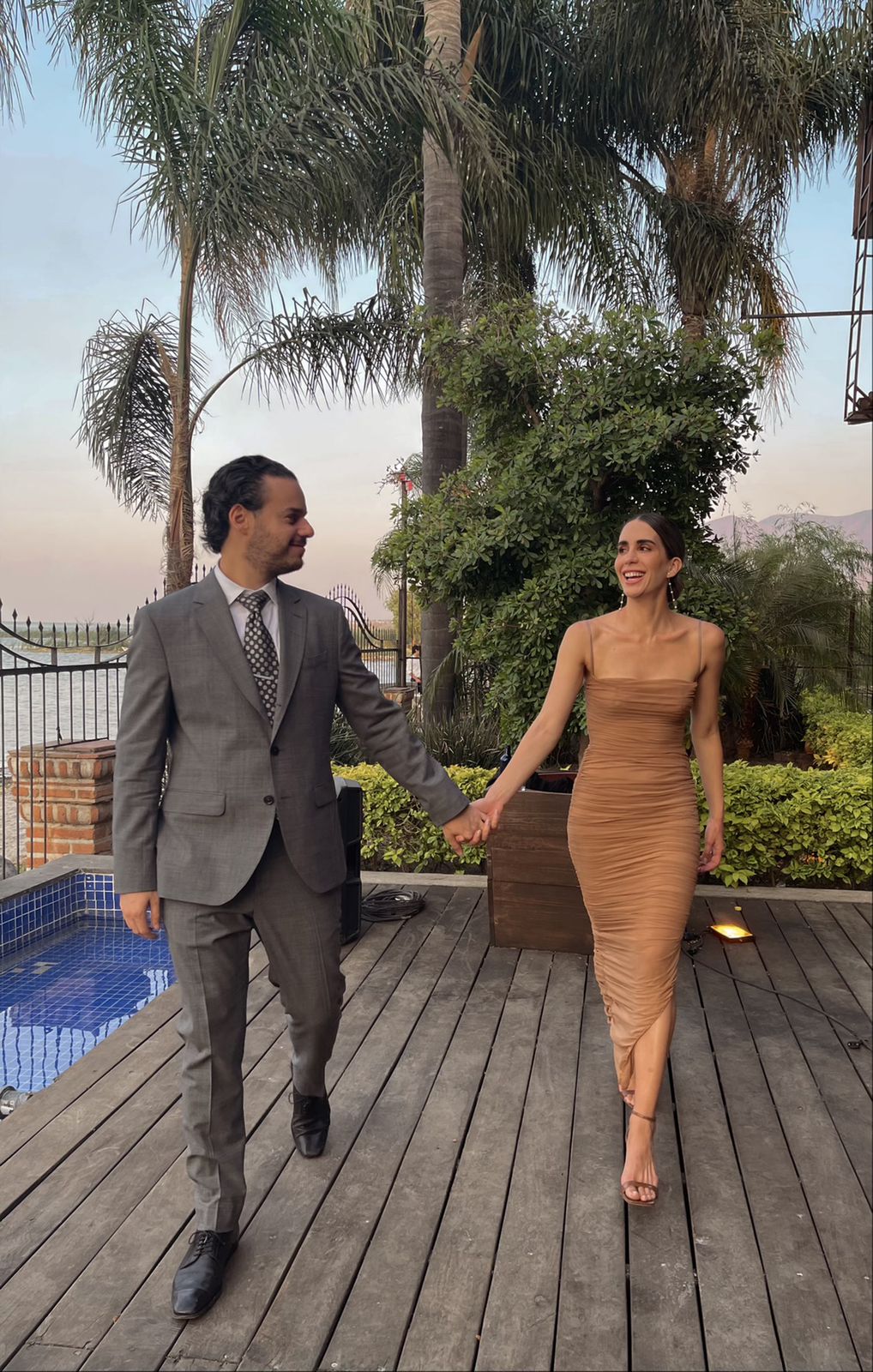 Fornarina - nude venta - Lend the Trend renta de vestidos mexico