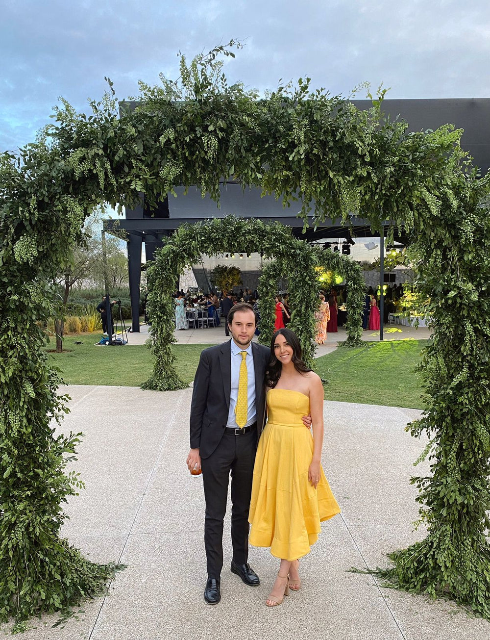 Greta - vestido amarillo - Lend the Trend renta de vestidos mexico