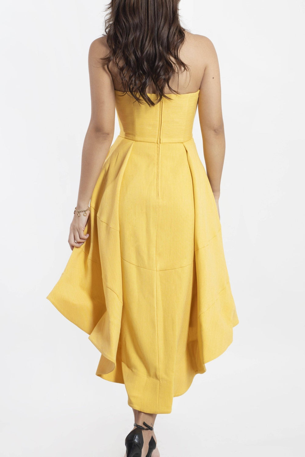 Greta - vestido amarillo - Lend the Trend renta de vestidos mexico