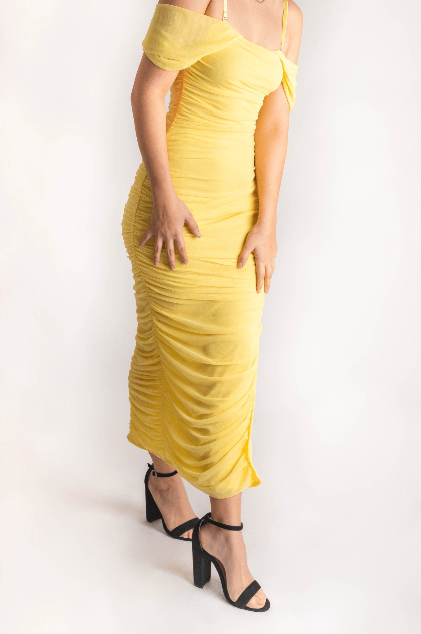Jolene - amarillo venta - Lend the Trend renta de vestidos mexico