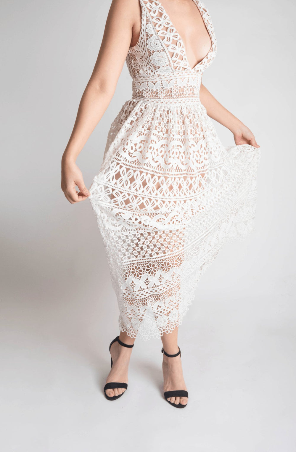 Laura - vestido blanco de encaje - Lend the Trend renta de vestidos mexico