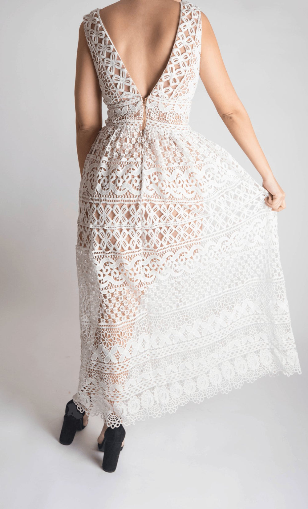 Laura - vestido blanco de encaje - Lend the Trend renta de vestidos mexico