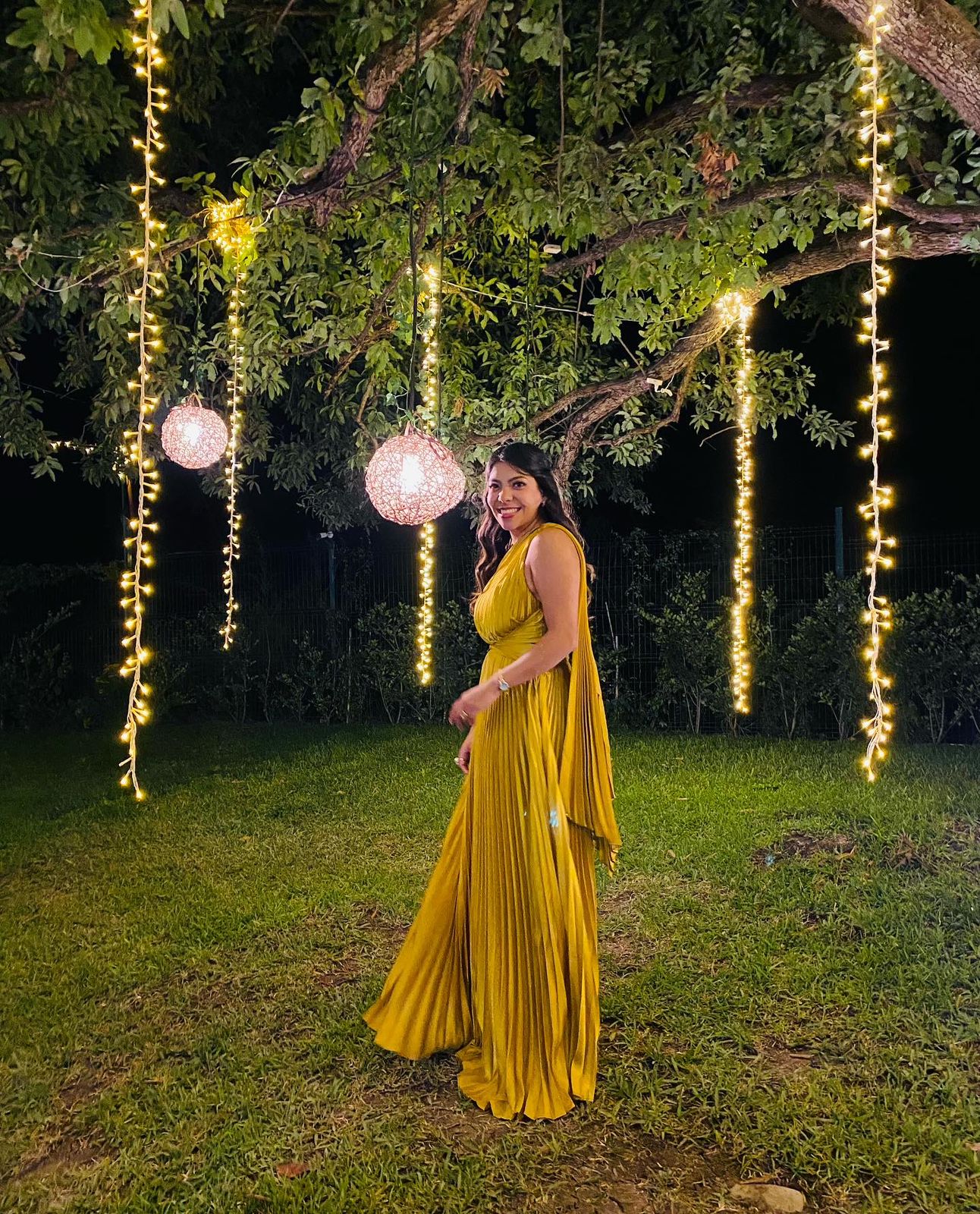 Mabela - amarillo venta - Lend the Trend renta de vestidos mexico