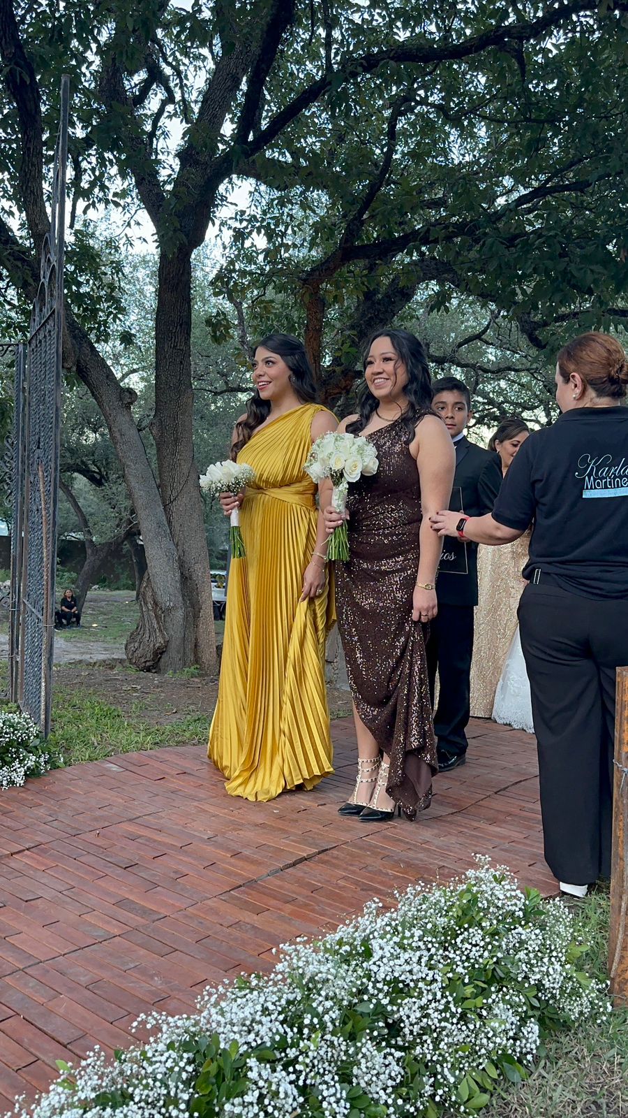 Mabela - amarillo venta - Lend the Trend renta de vestidos mexico