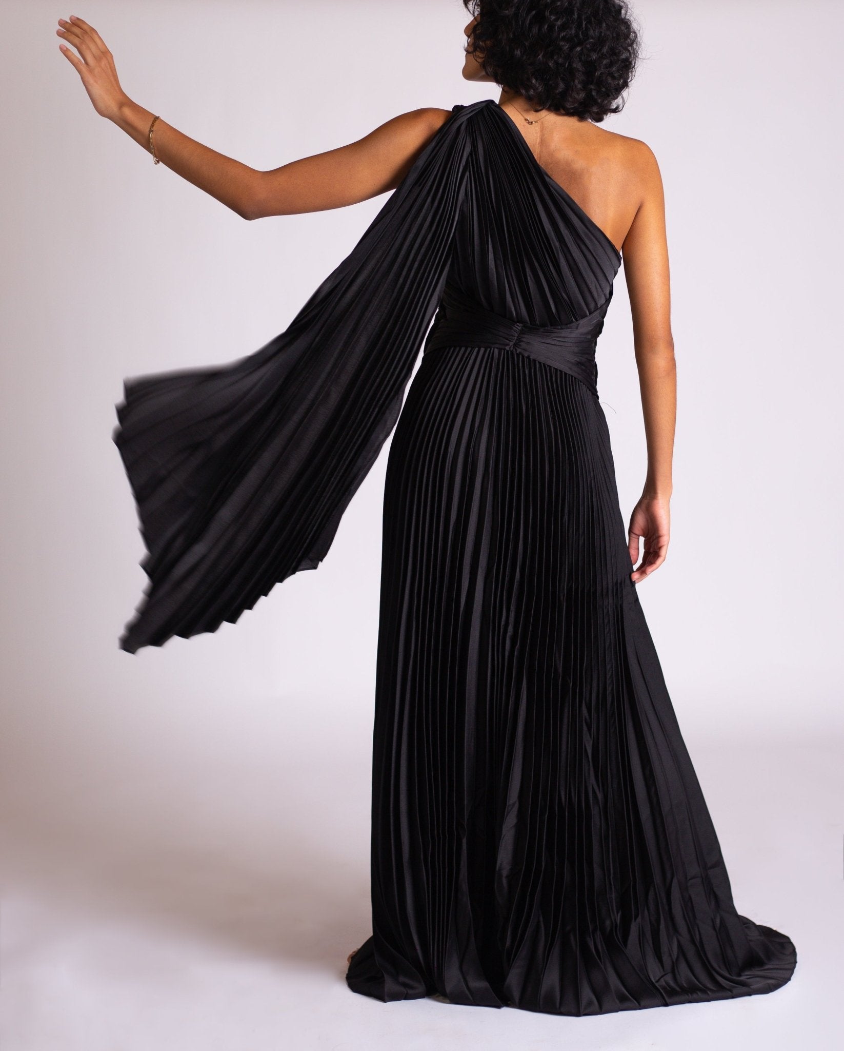 Mabela - negro - Lend the Trend renta de vestidos mexico