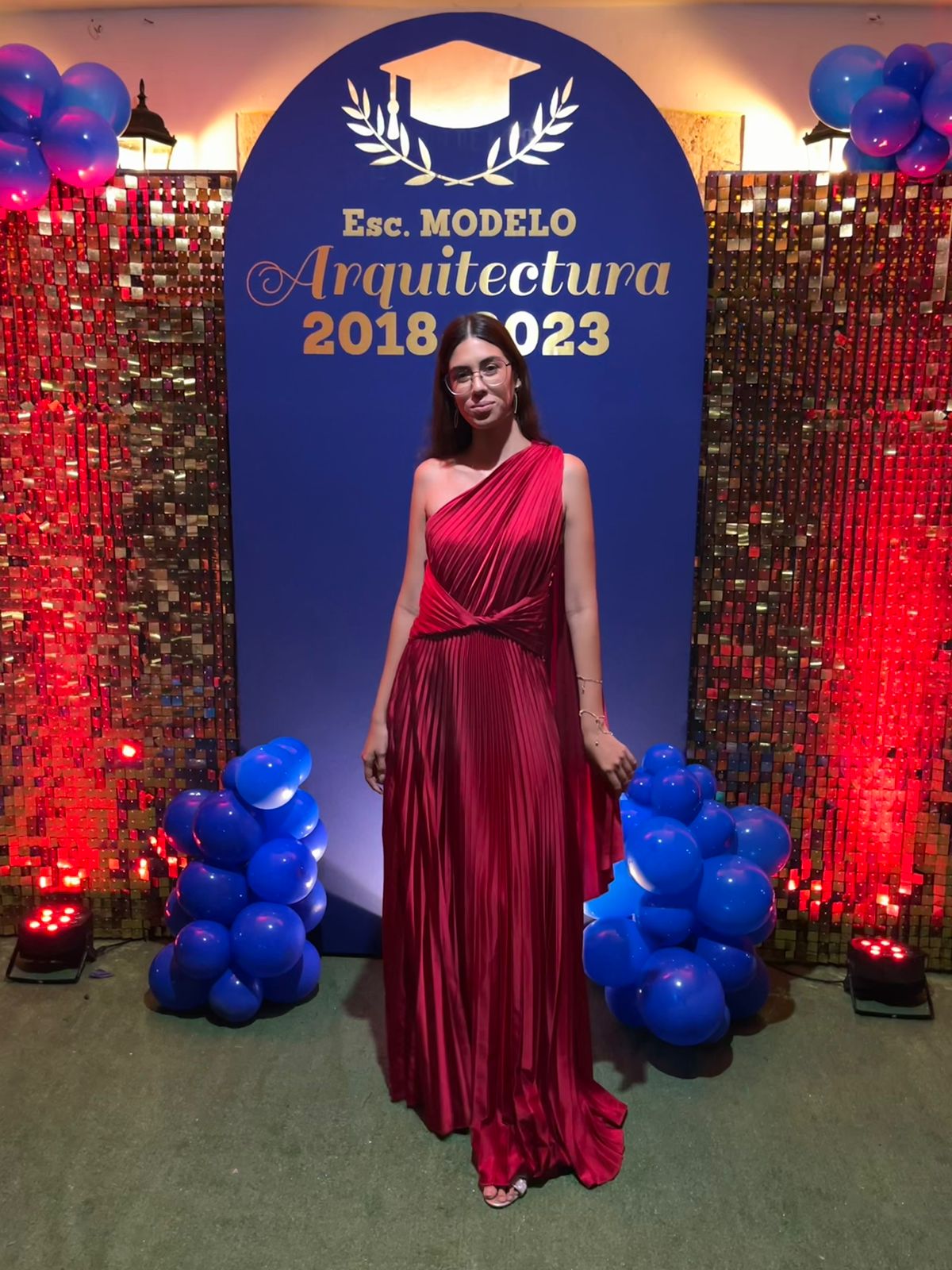 Mabela - rojo venta - Lend the Trend renta de vestidos mexico