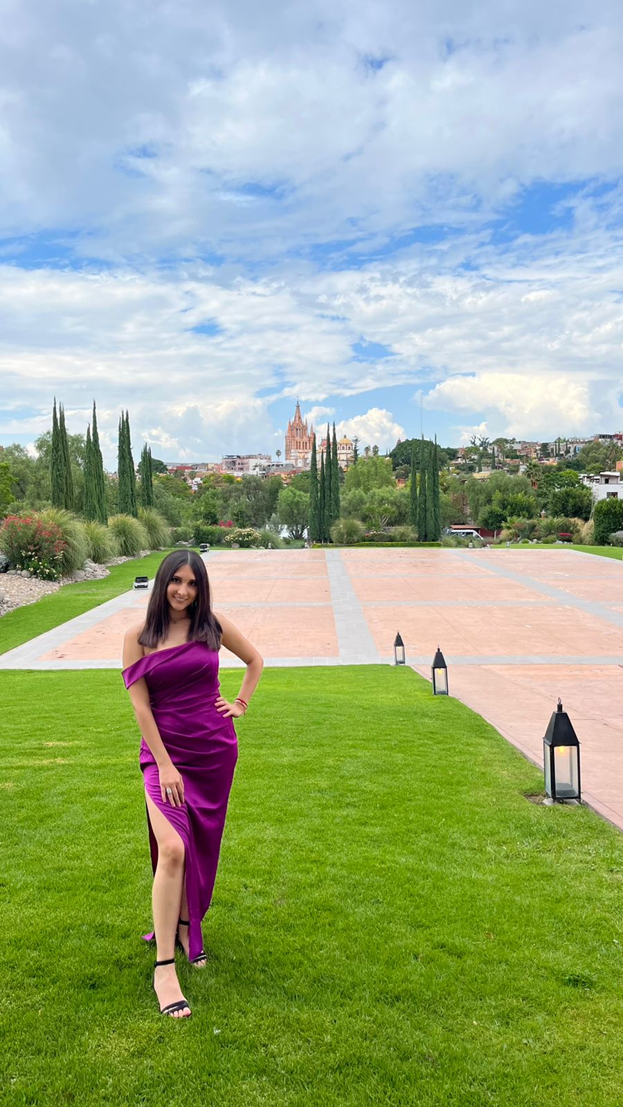 Maye - morado venta - Lend the Trend renta de vestidos mexico