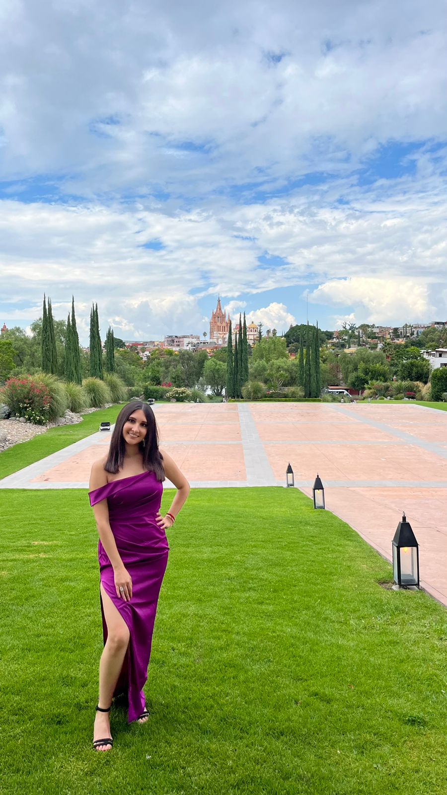 Maye - morado venta - Lend the Trend renta de vestidos mexico