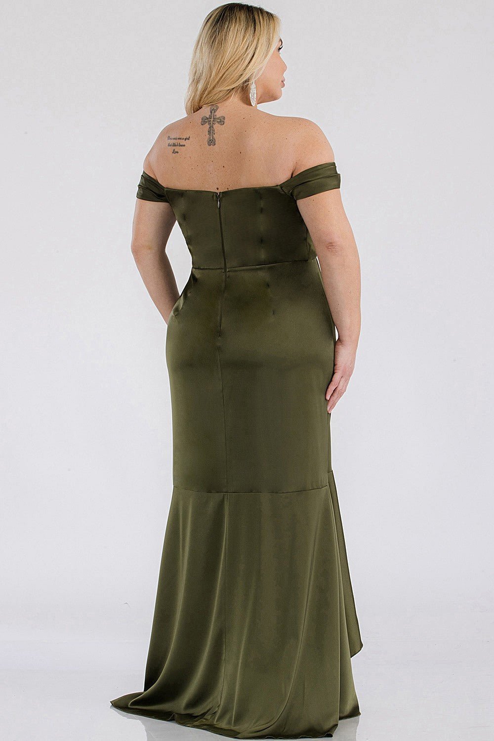 Sara - verde olivo venta - Lend the Trend renta de vestidos mexico