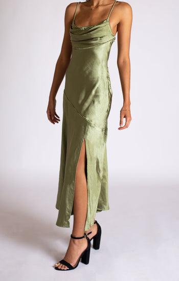 Tabata - venta verde olivo - Lend the Trend renta de vestidos mexico