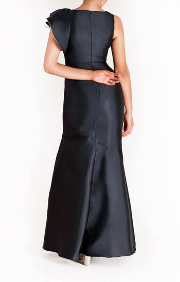 Venus - vestido largo negro - Lend the Trend renta de vestidos mexico