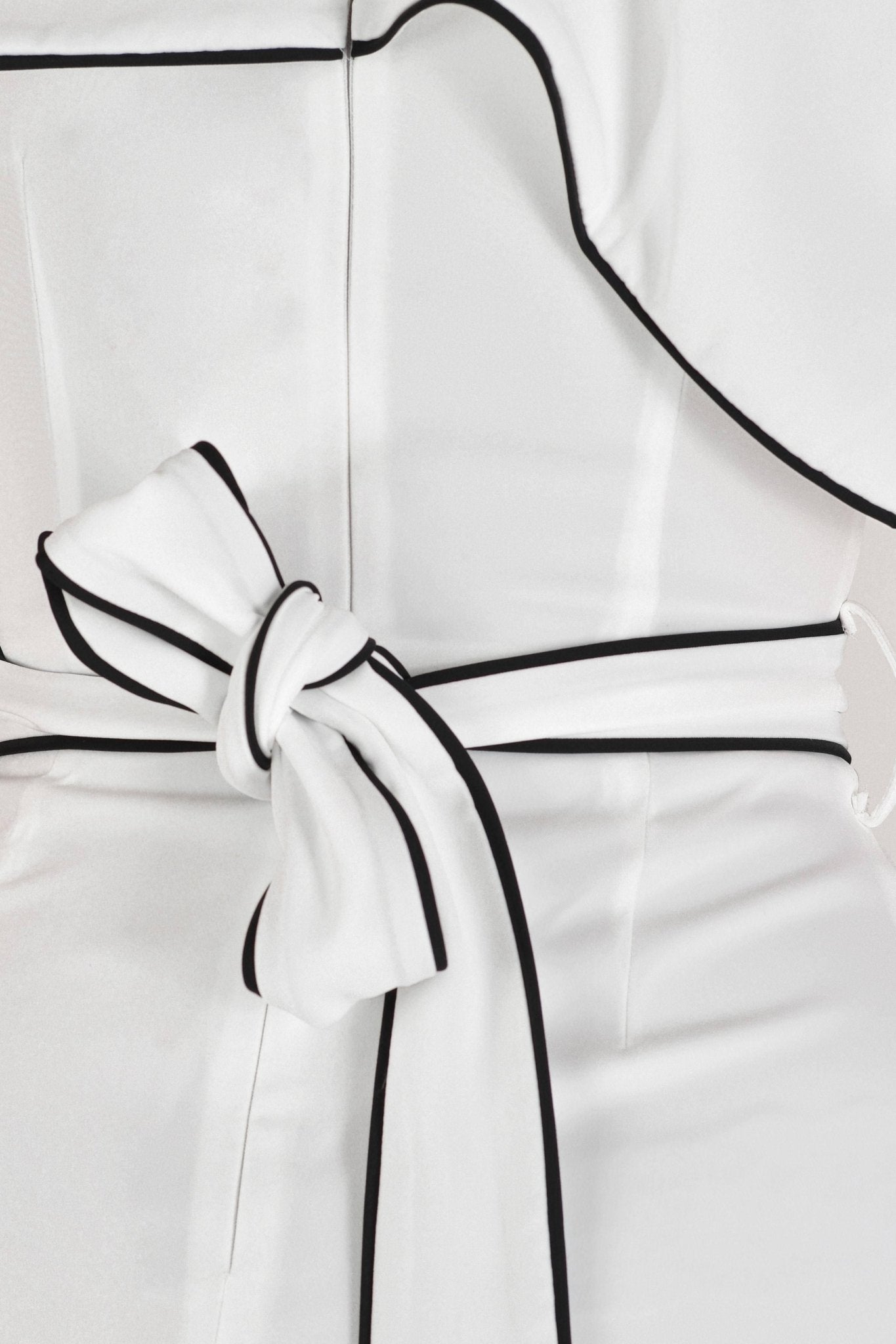 Zarah - vestido corto blanco - Lend the Trend renta de vestidos mexico